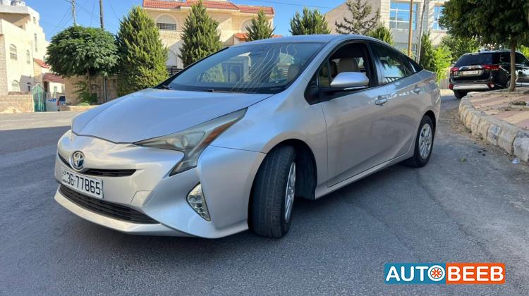 تويوتا بريوس 2017