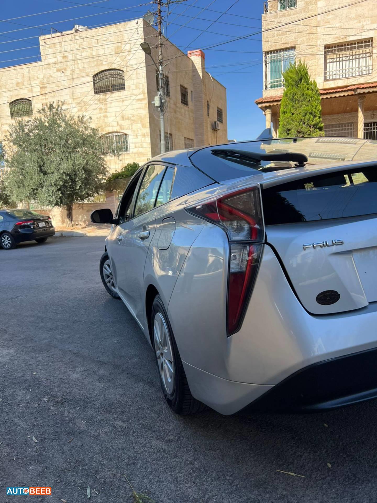 تويوتا بريوس 2017