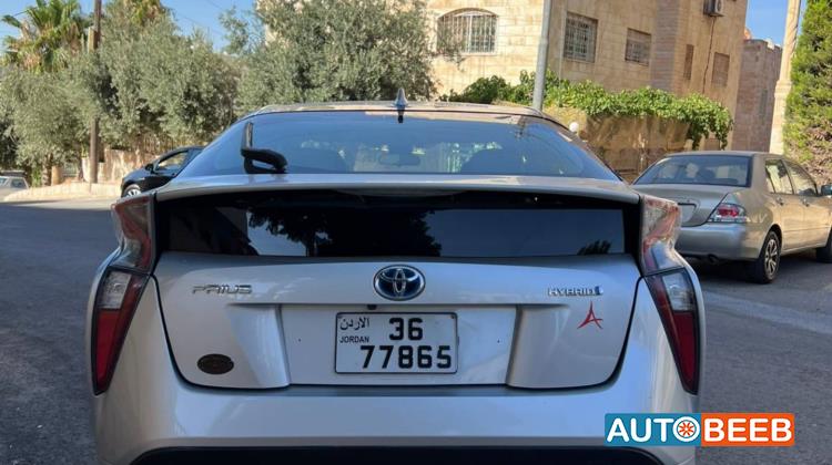 تويوتا بريوس 2017