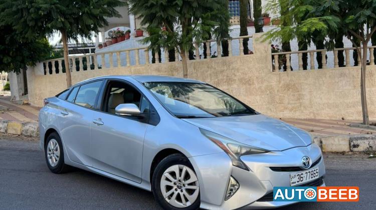 تويوتا بريوس 2017