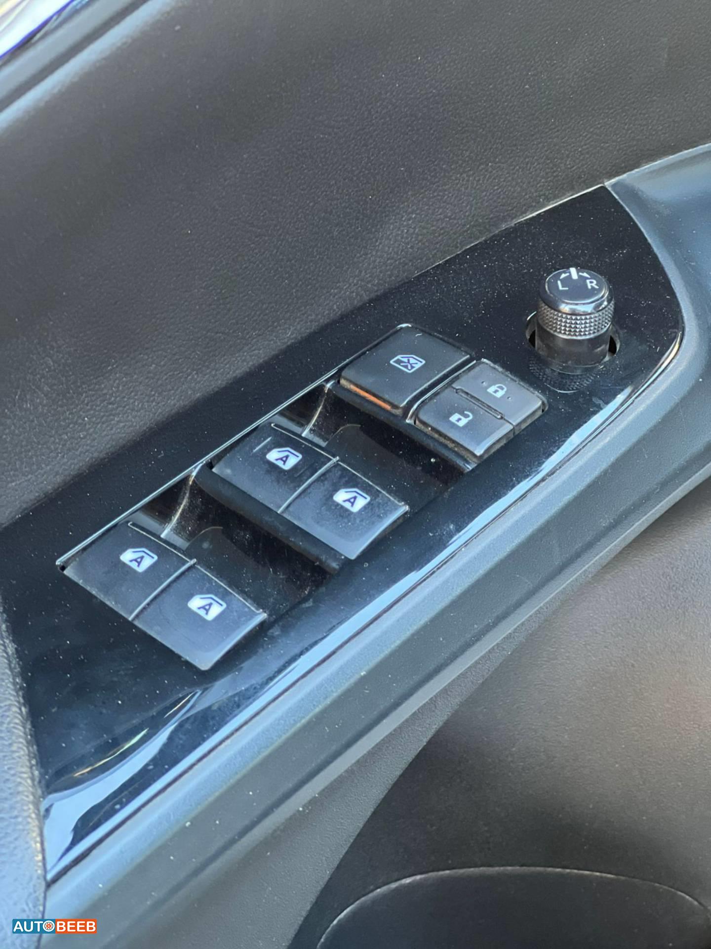 تويوتا بريوس 2017