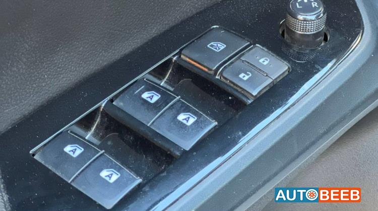 تويوتا بريوس 2017