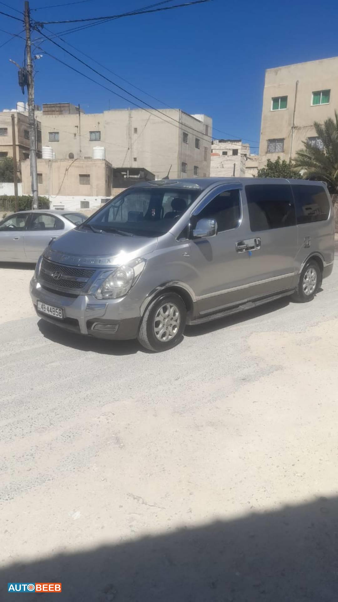 ميني باص هيونداي 2011