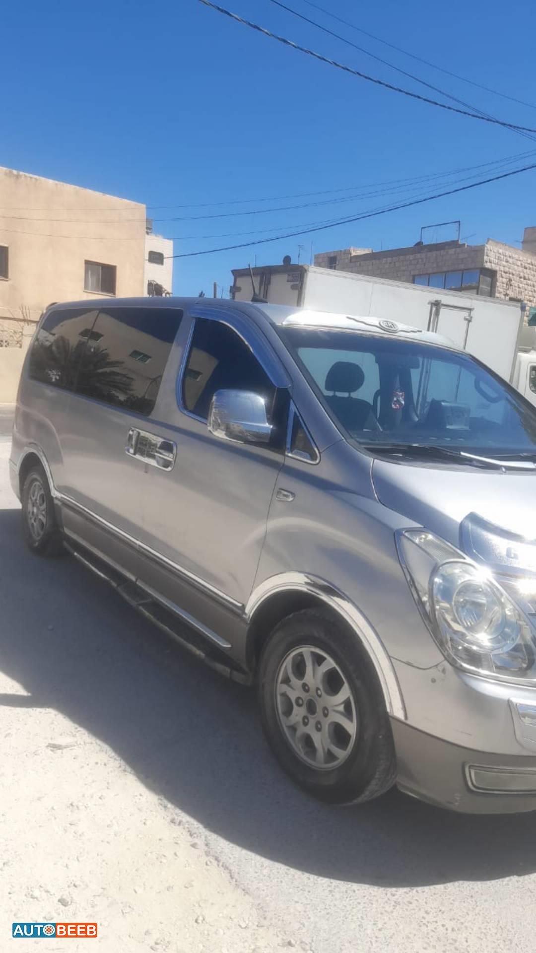 ميني باص هيونداي 2011