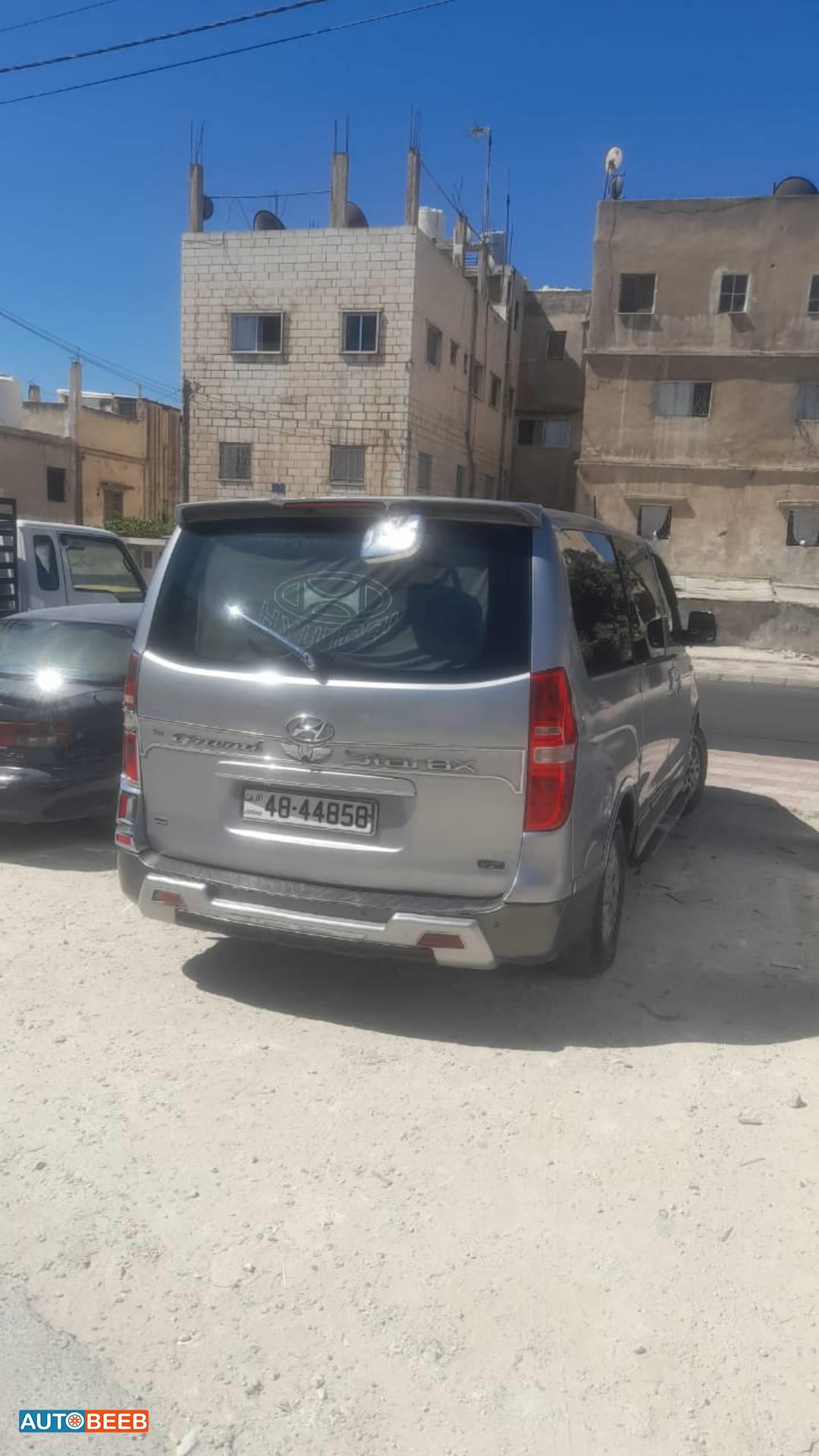 ميني باص هيونداي 2011