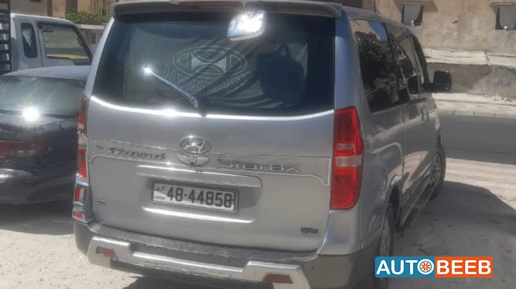 ميني باص هيونداي 2011