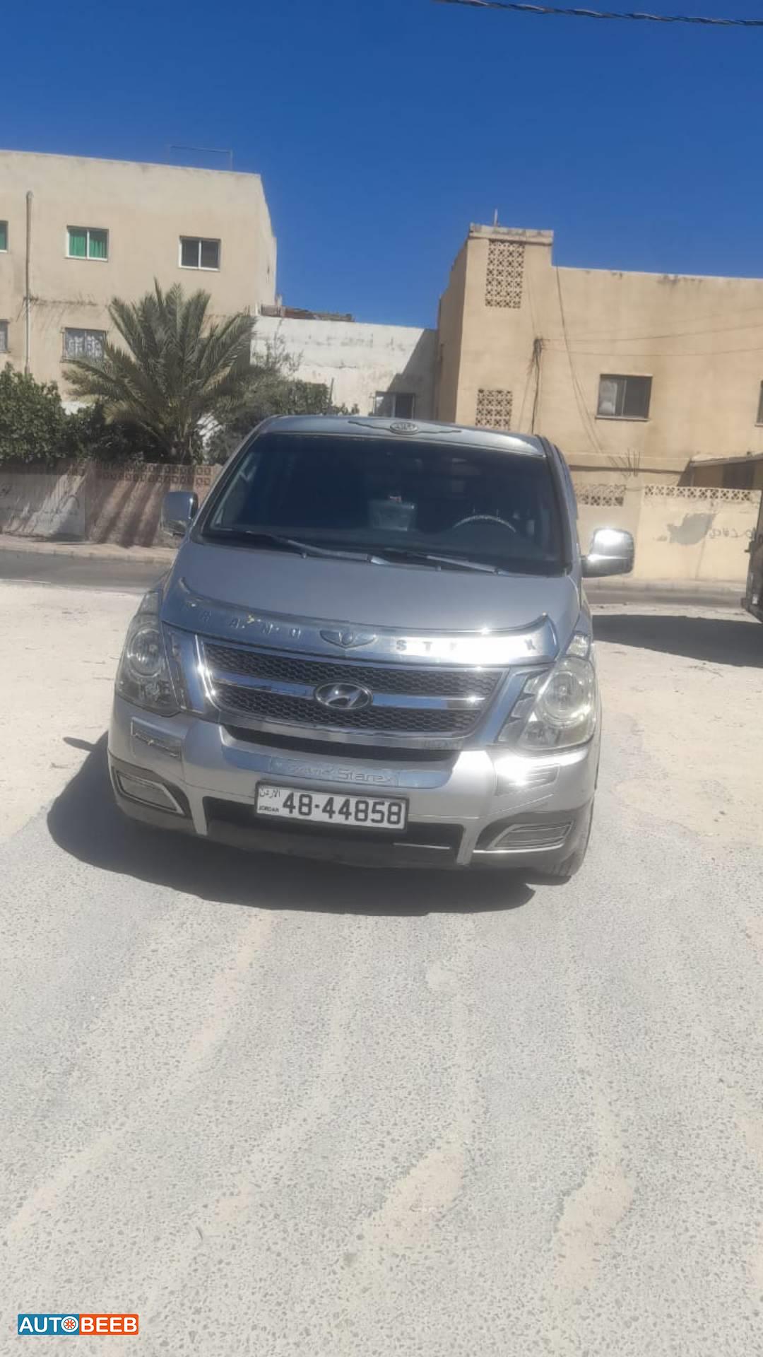 ميني باص هيونداي 2011