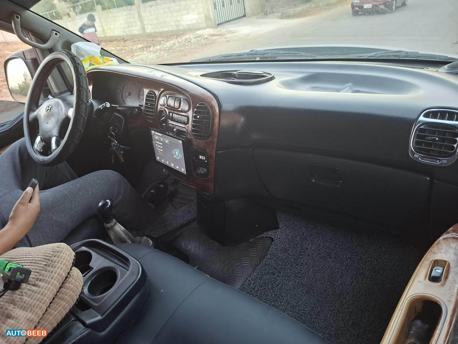 Minibus Hyundai 2003