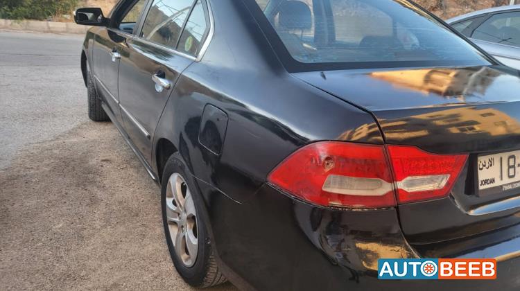 كيا لوتزي 2009