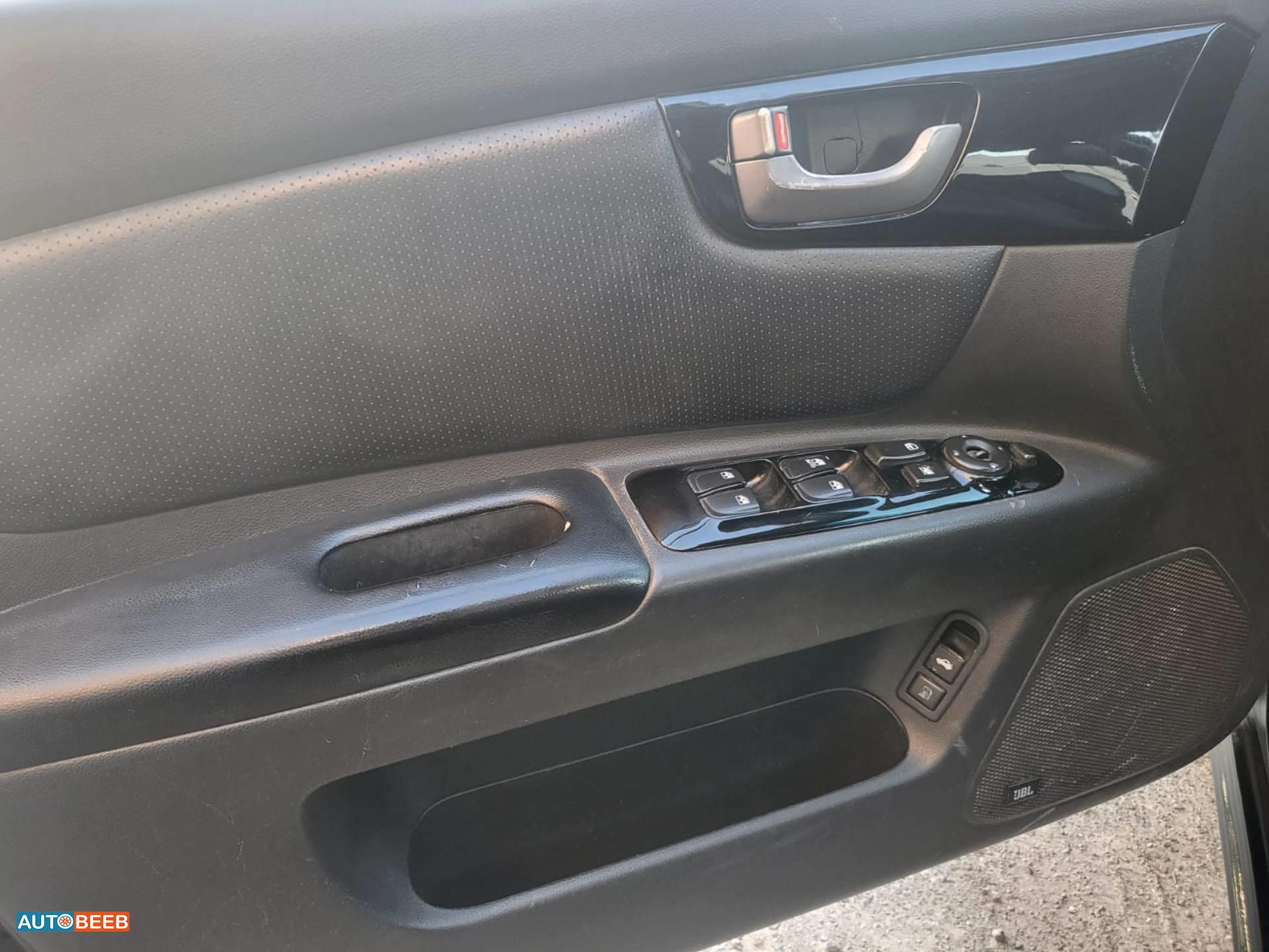 كيا لوتزي 2009