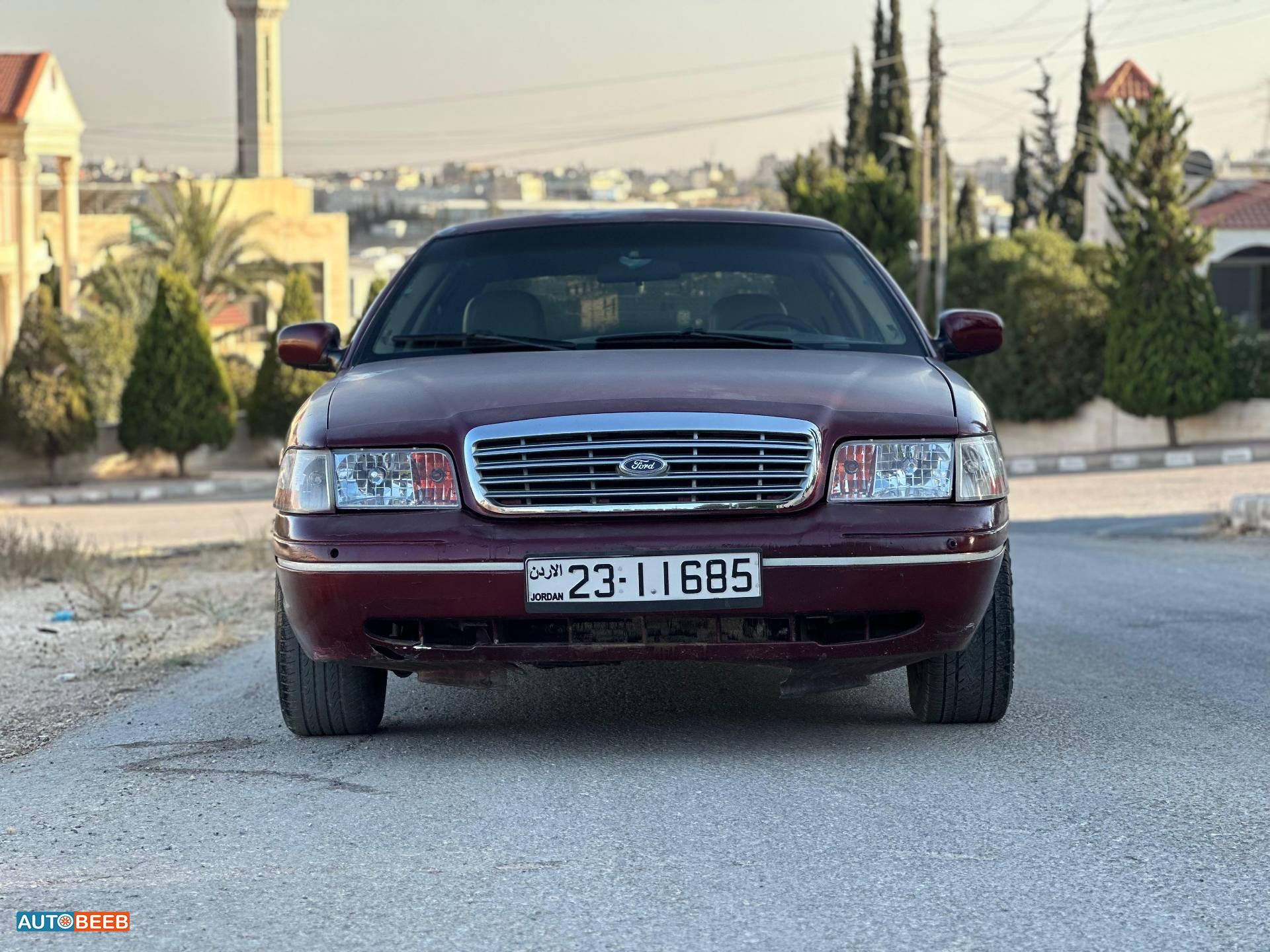 Ford Crown Victoria 2003
