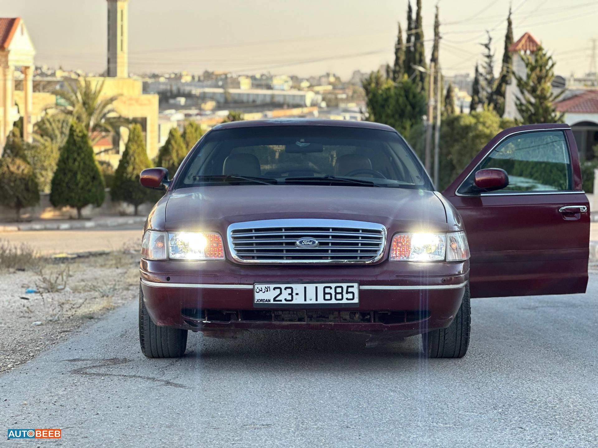 Ford Crown Victoria 2003