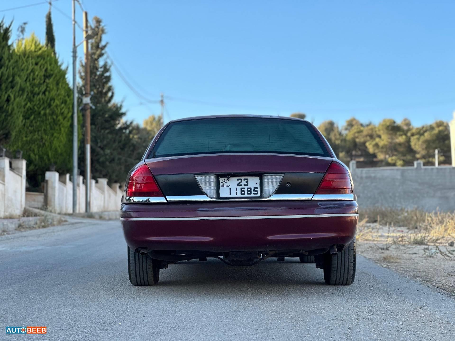 Ford Crown Victoria 2003