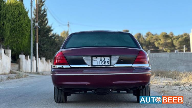Ford Crown Victoria 2003
