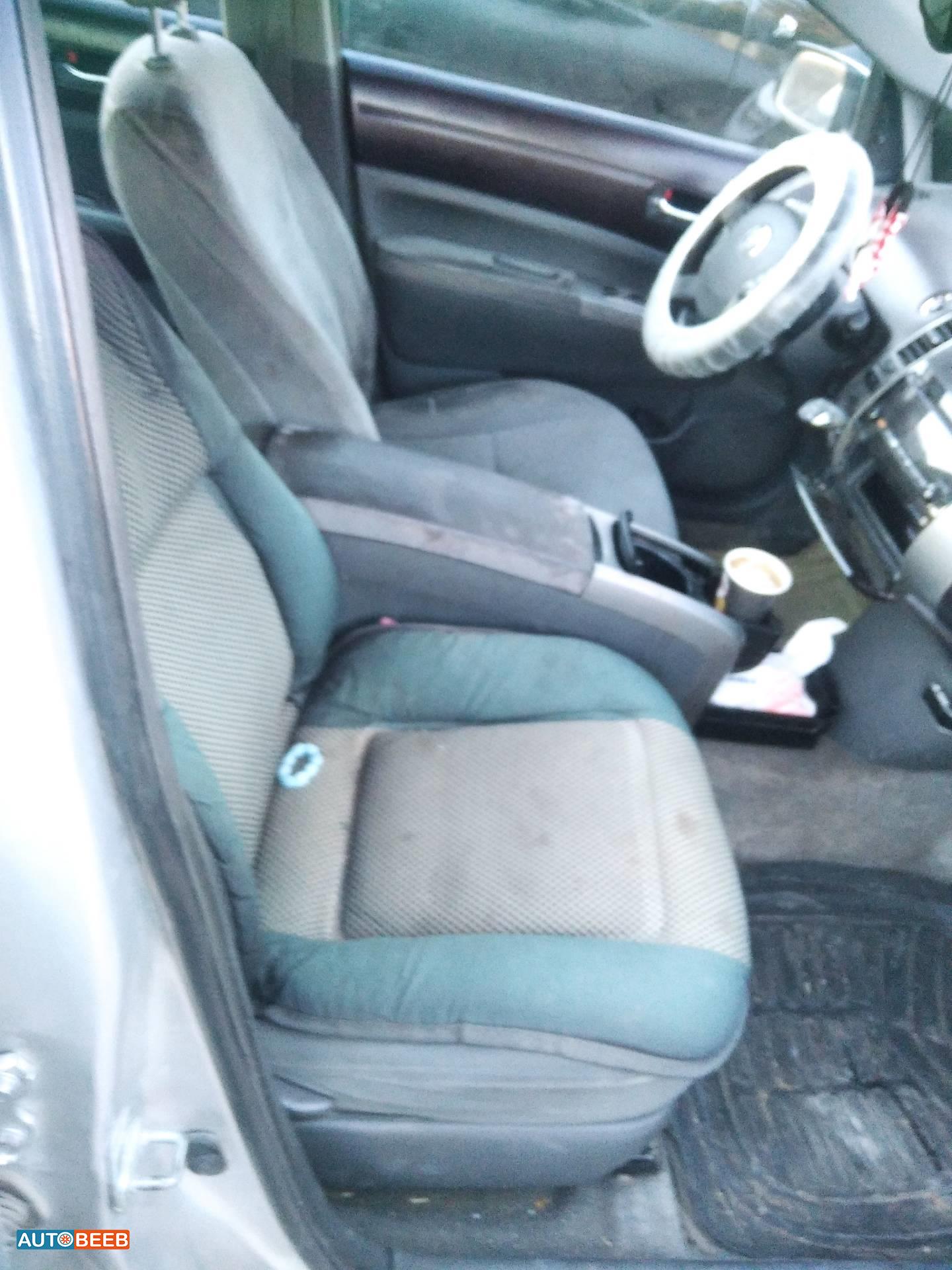 تويوتا بريوس 2005