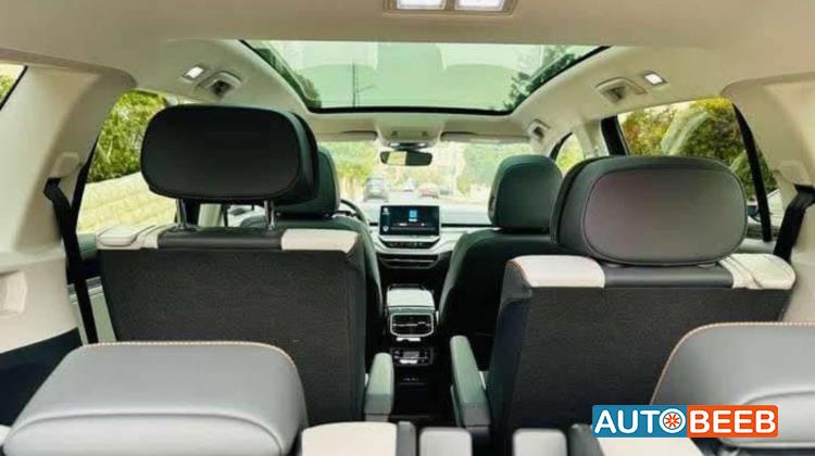 Volkswagen ID.6 2022