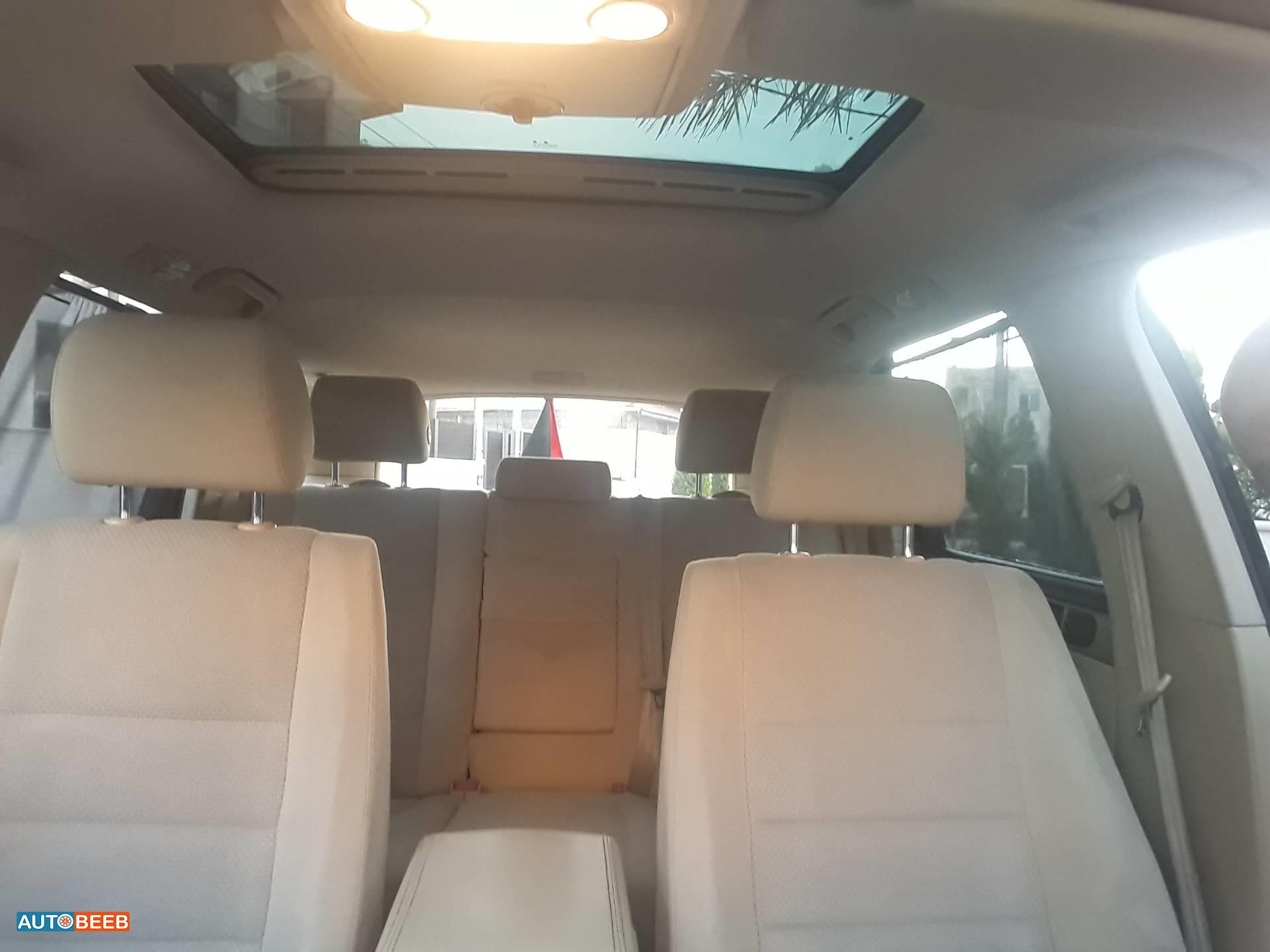 فولكس فاجن طوارق 2006