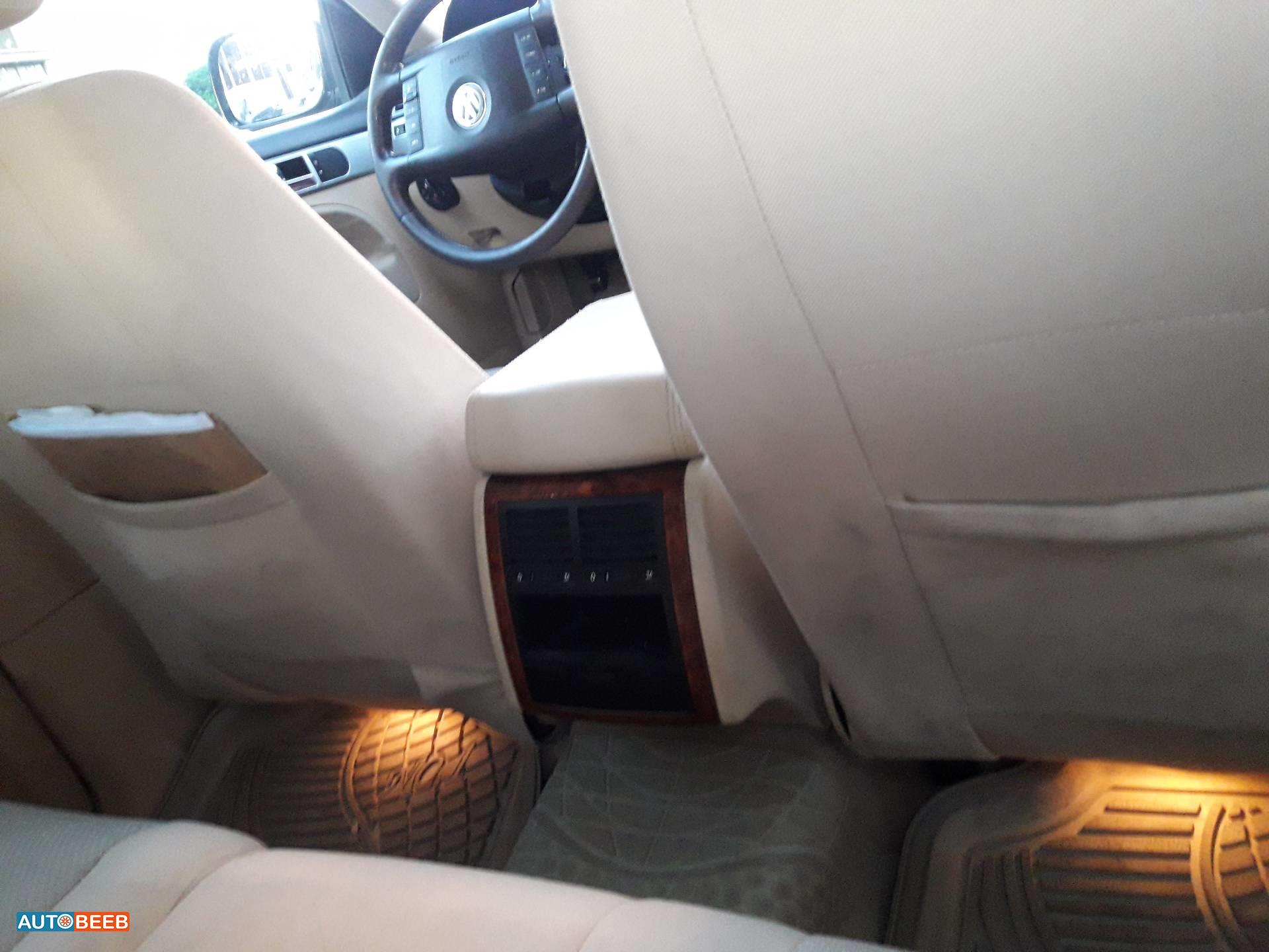 فولكس فاجن طوارق 2006