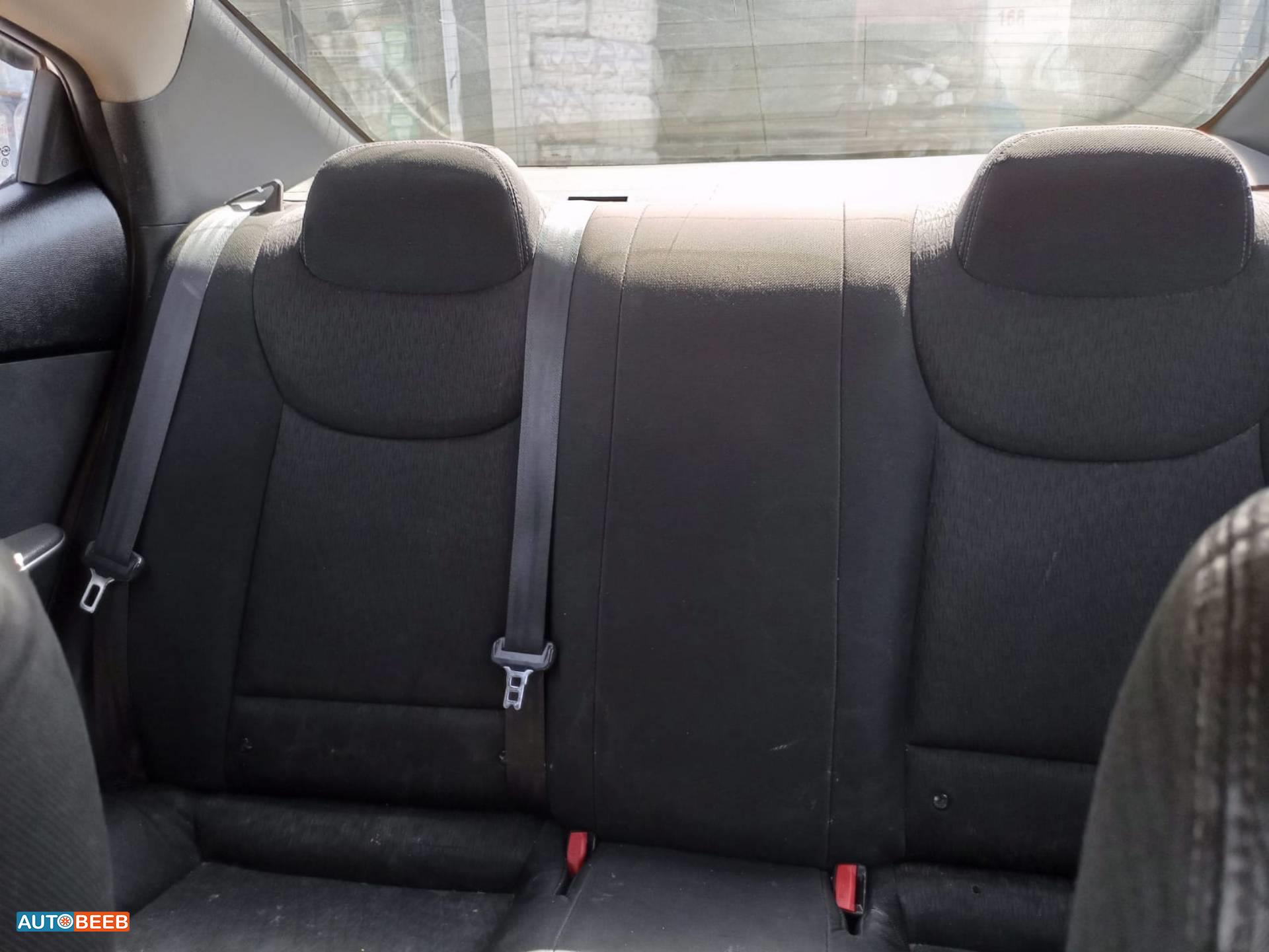 هيونداي افانتي 2013