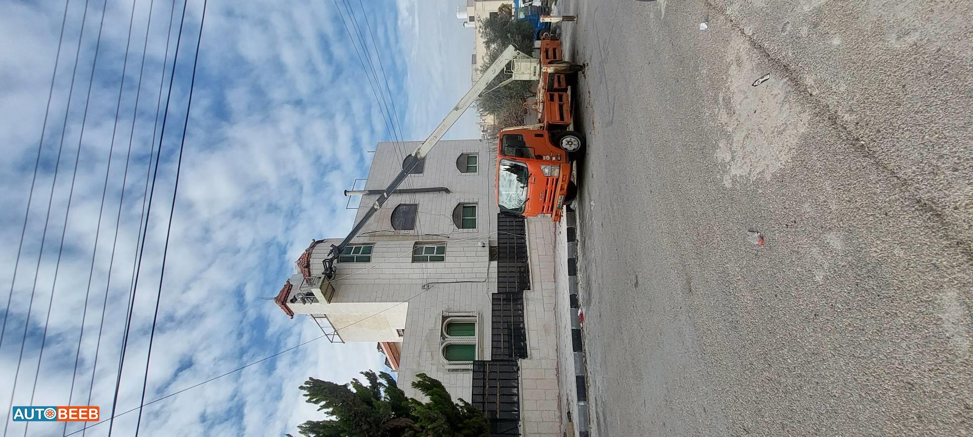 Tow Truck Isuzu 2013