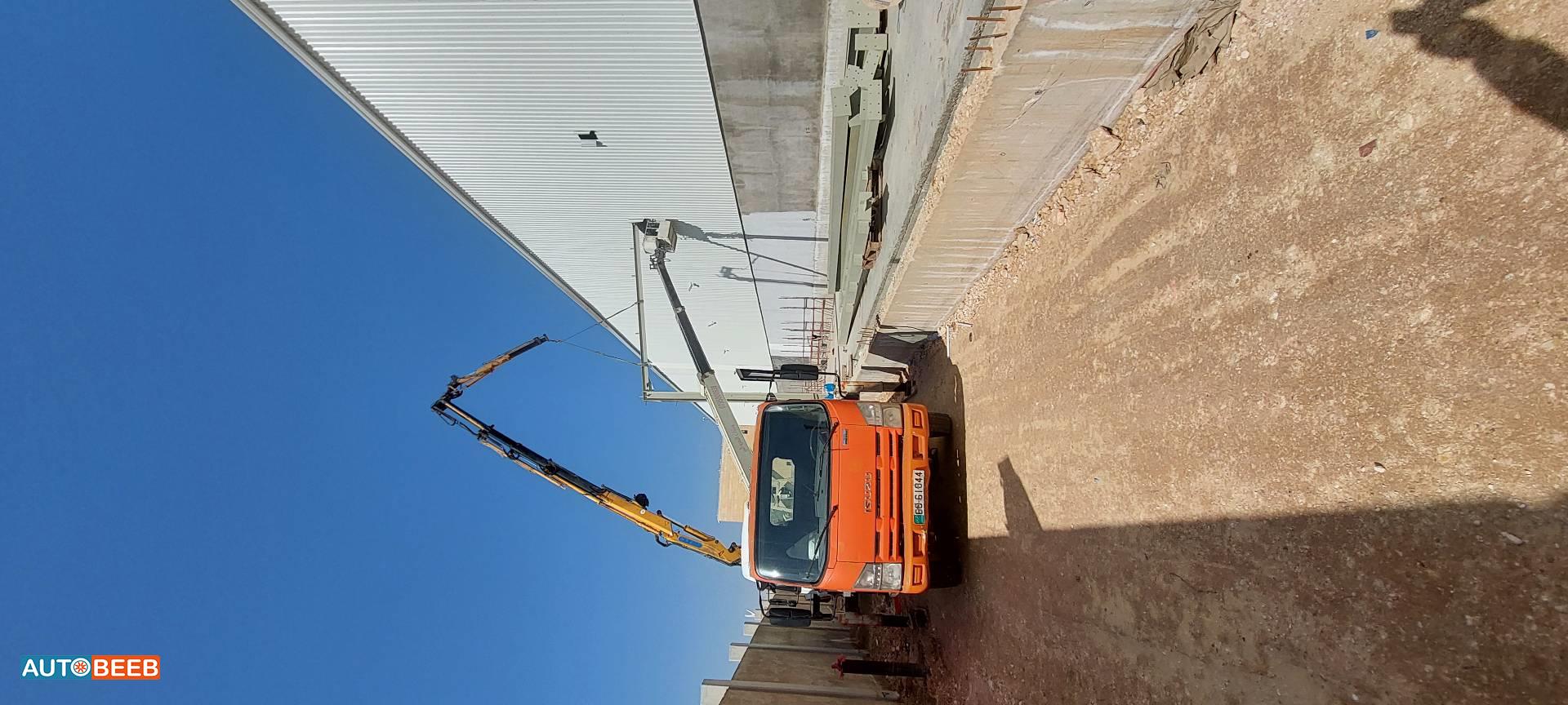 Tow Truck Isuzu 2013