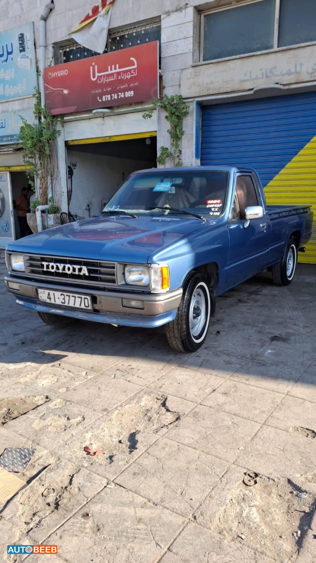 تويوتا هيلوكس 1984