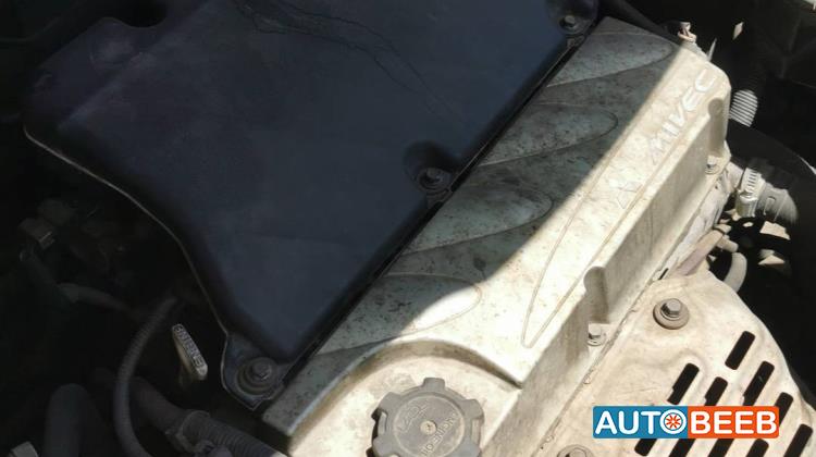 ميتسوبيشي اوتلاندر 2004