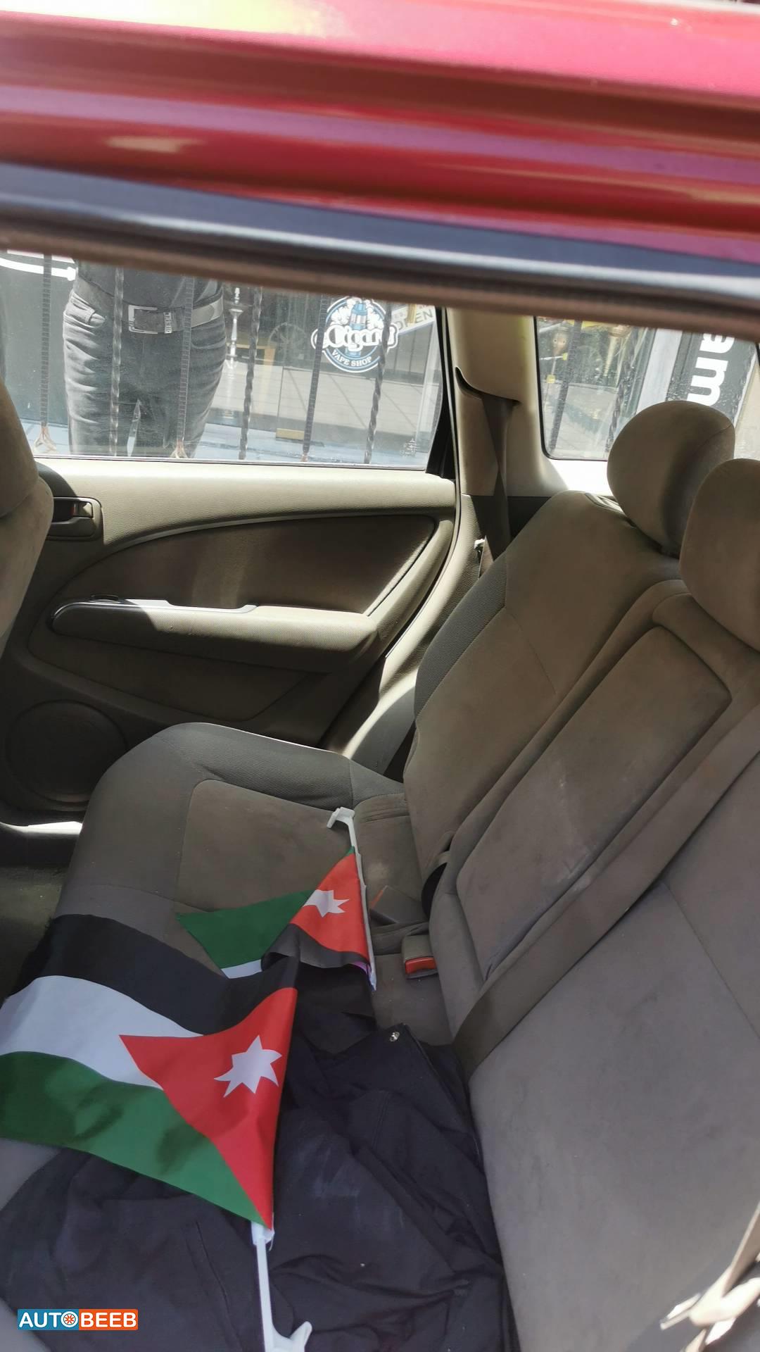 ميتسوبيشي اوتلاندر 2004