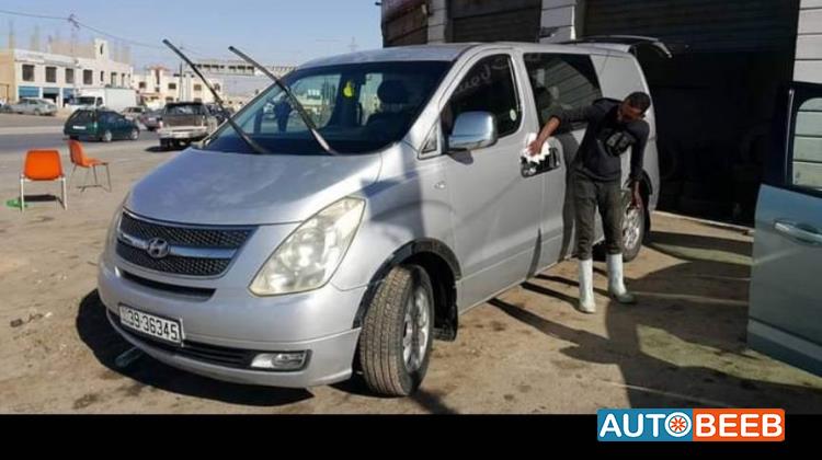 Minibus Hyundai 2010