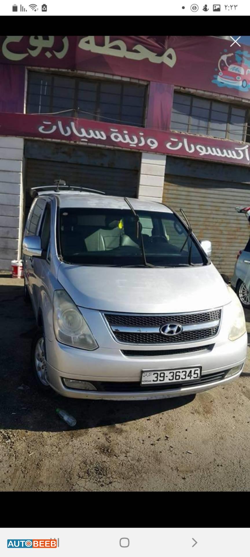 Minibus Hyundai 2010