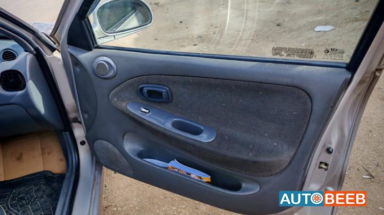 هيونداي افانتي 1999