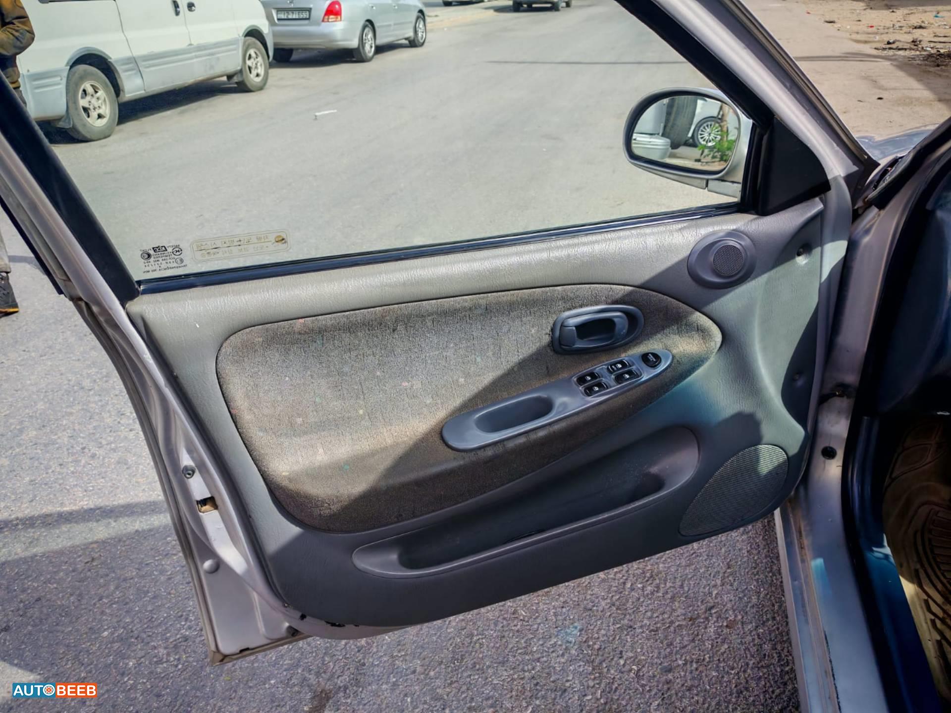 هيونداي افانتي 1999