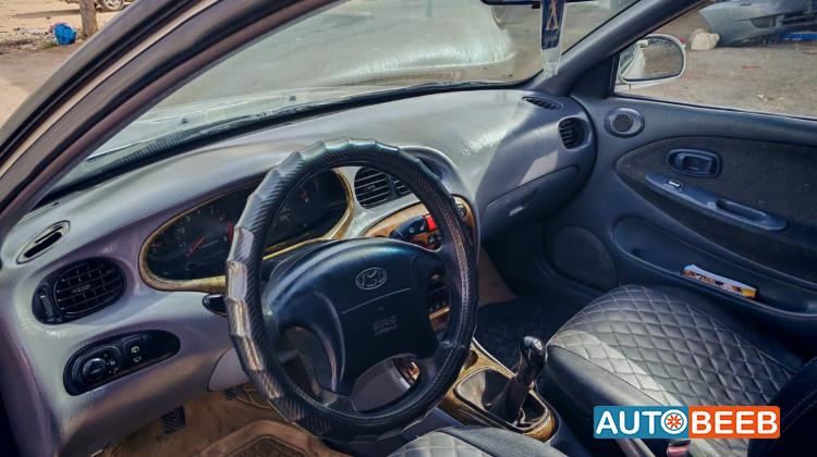 هيونداي افانتي 1999