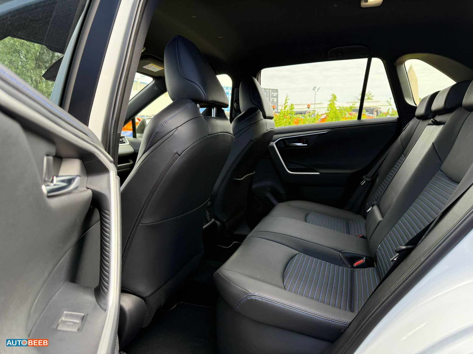 تويوتا راف فور 2023