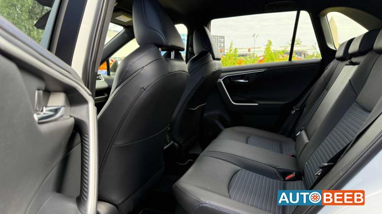 تويوتا راف فور 2023