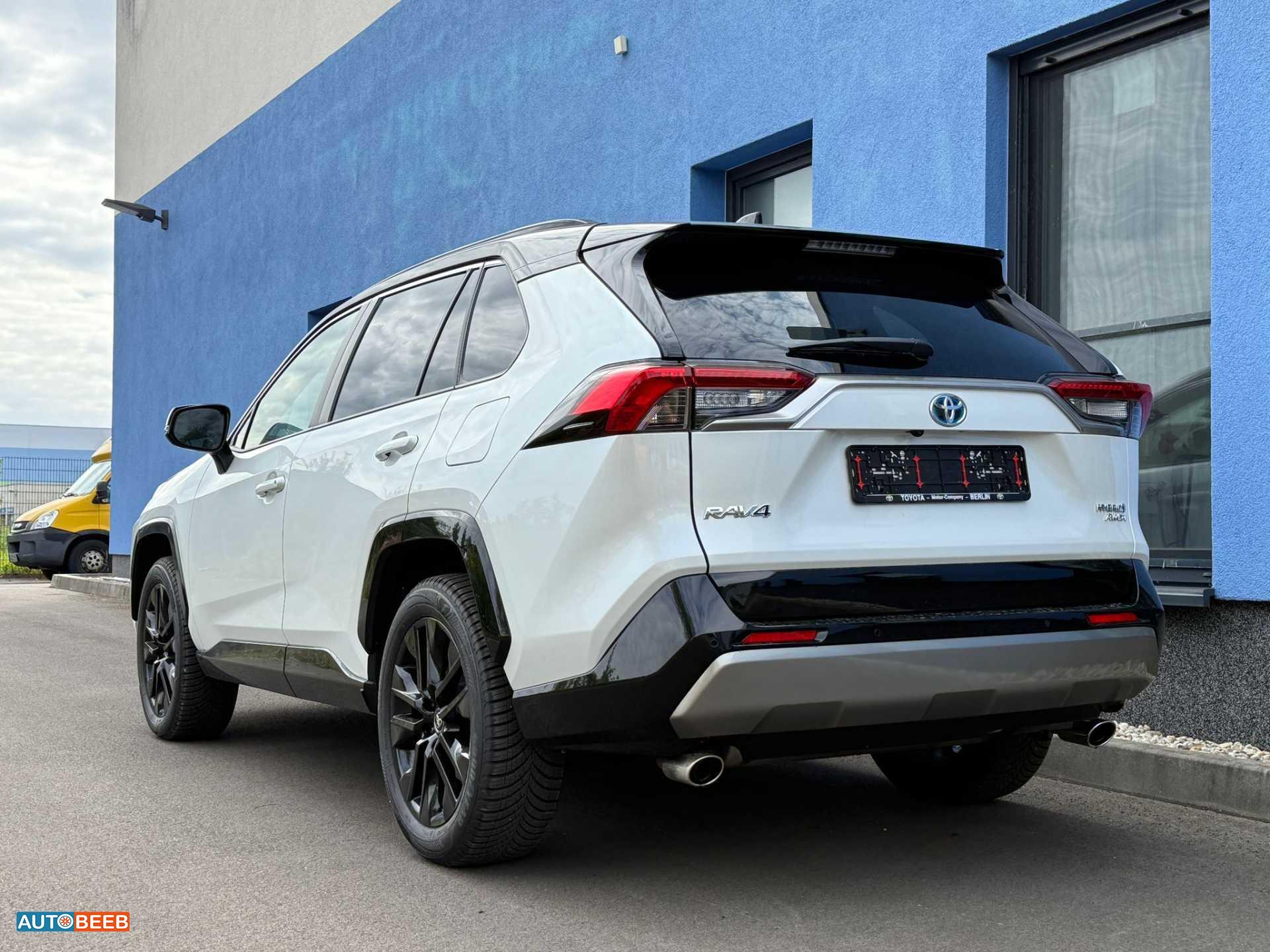 تويوتا راف فور 2023