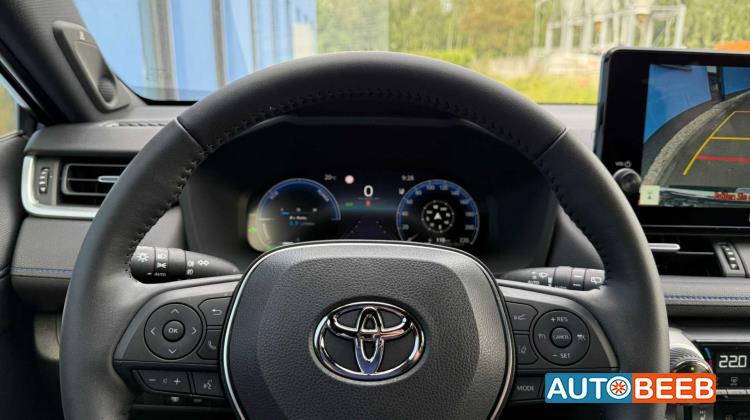 تويوتا راف فور 2023