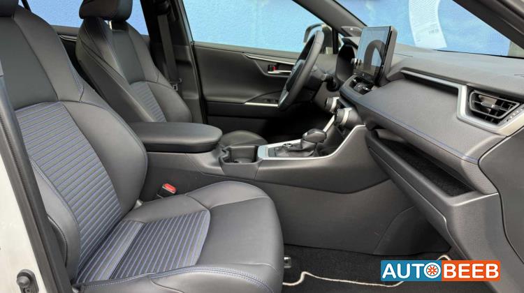 تويوتا راف فور 2023