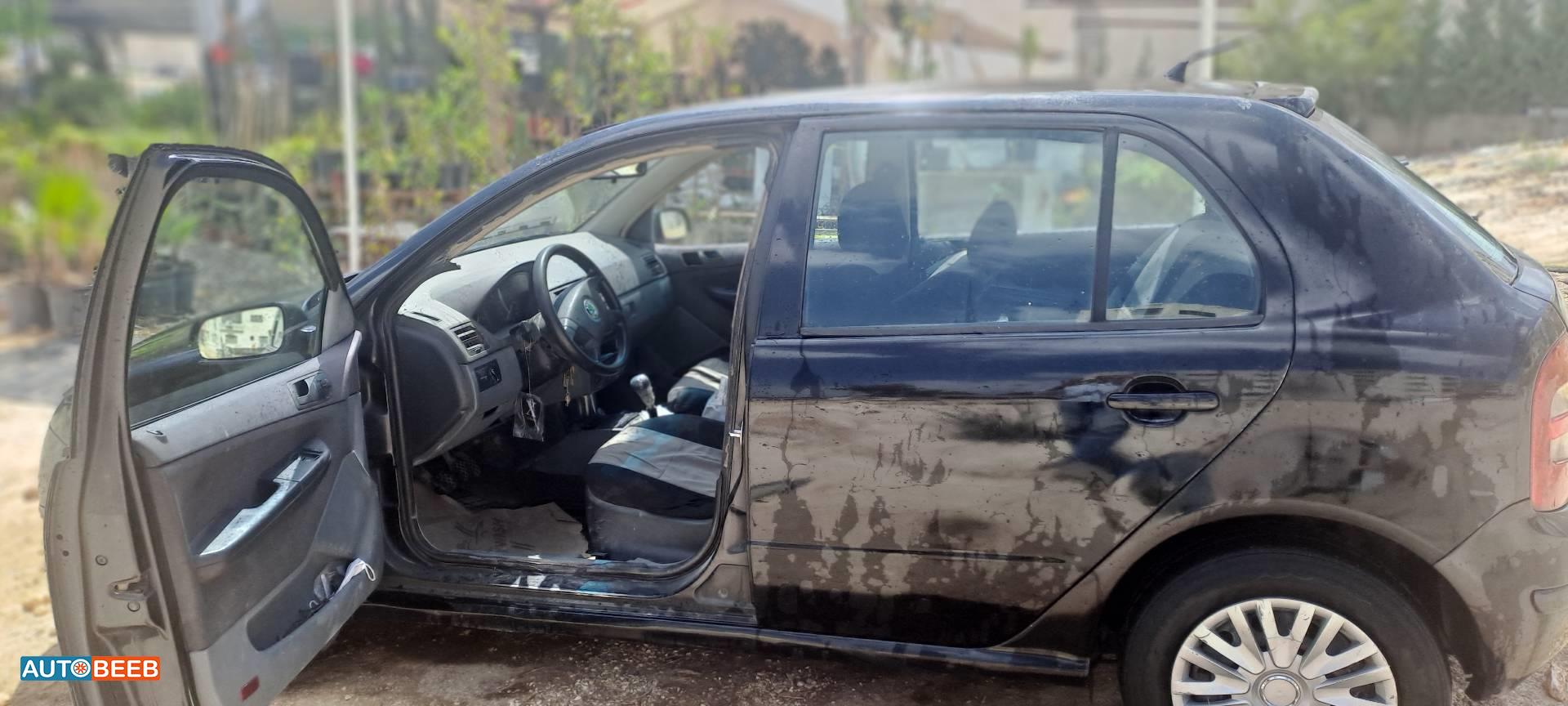 سكودا فابيا 2003