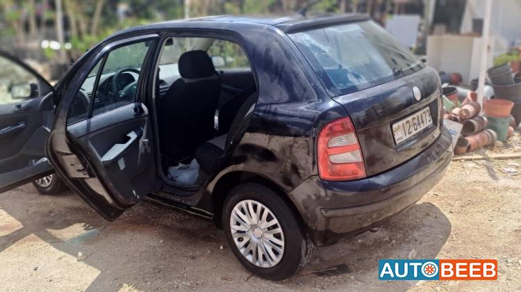 سكودا فابيا 2003