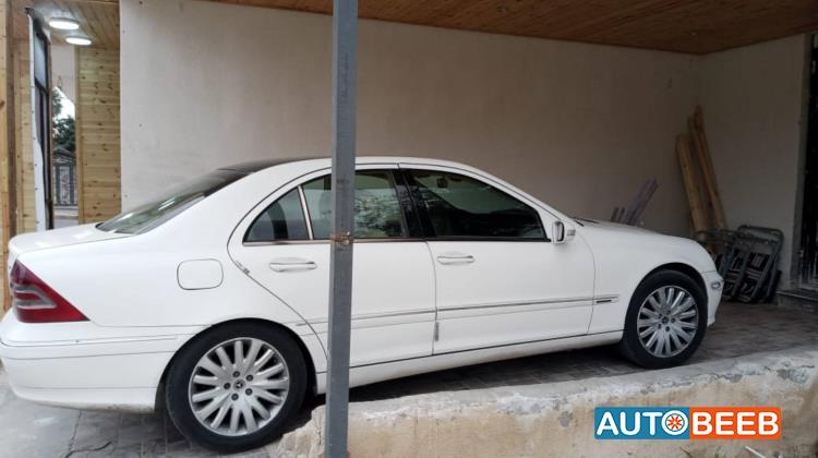 مرسيدس بنز C200 2003