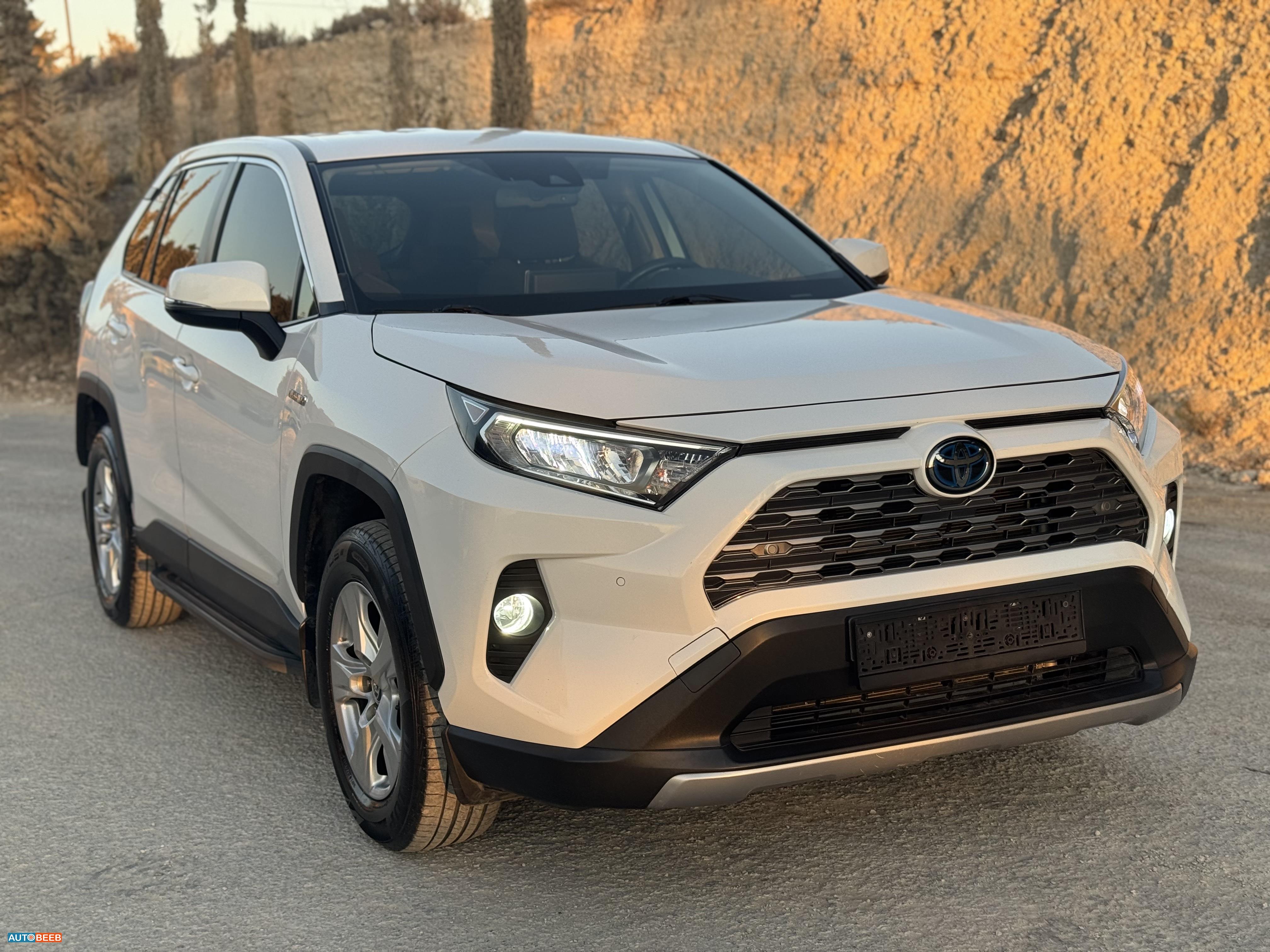 تويوتا راف فور 2020