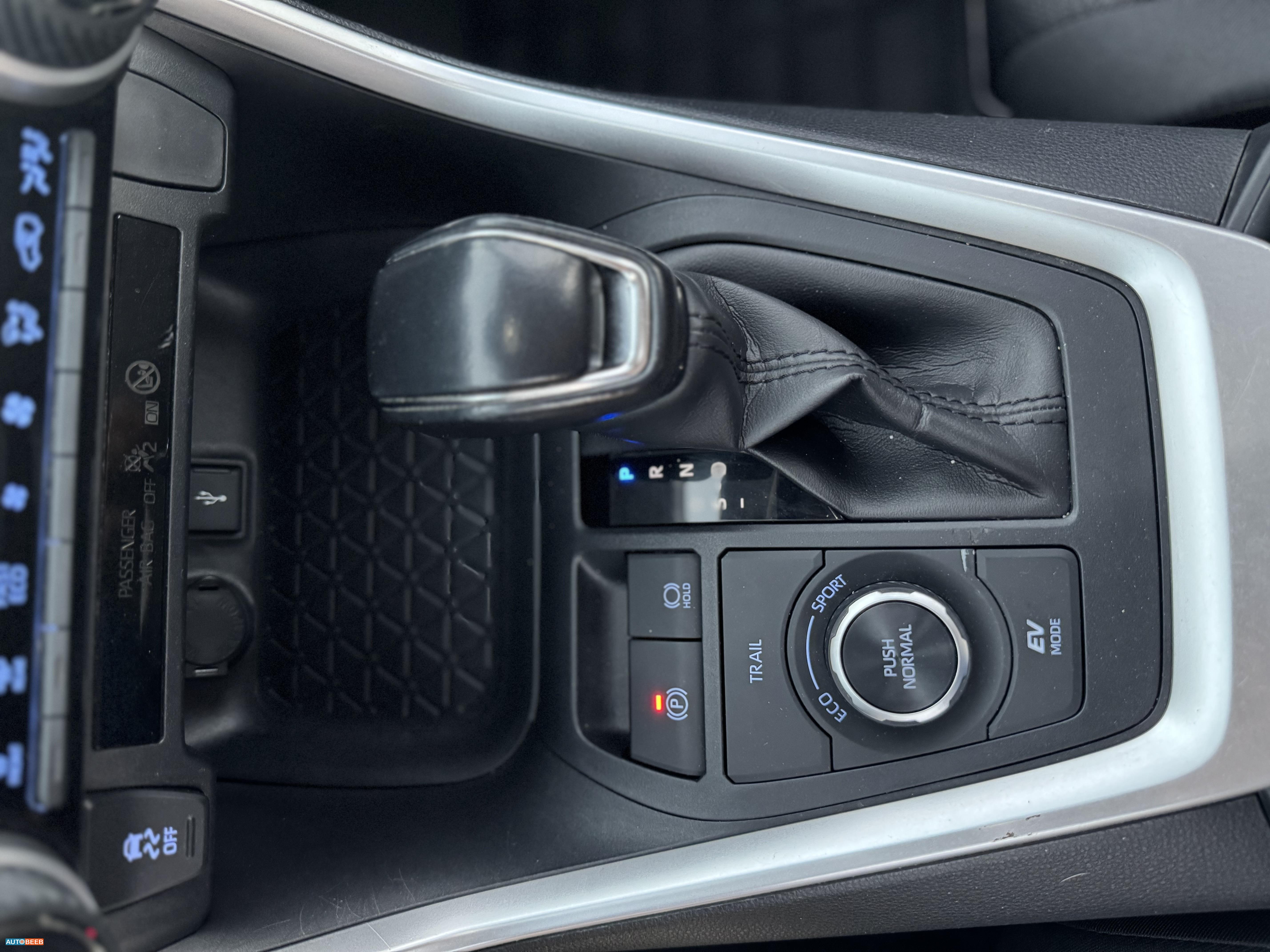 تويوتا راف فور 2020