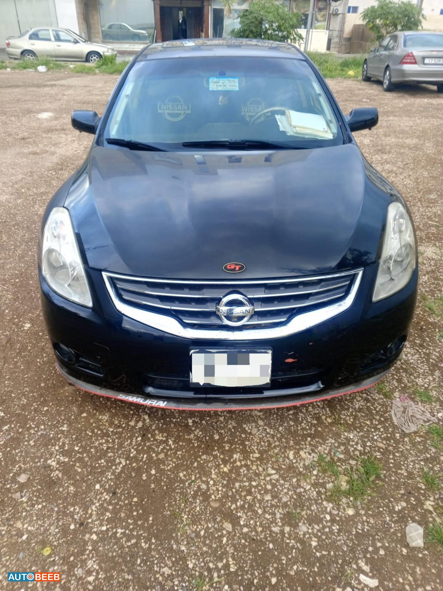 نيسان التيما 2010