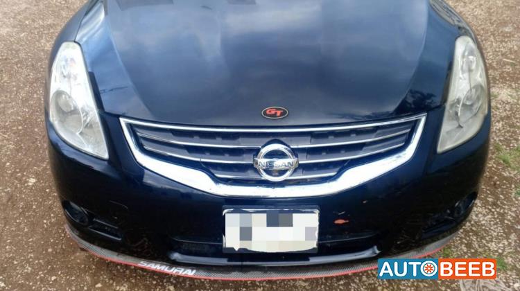 نيسان التيما 2010