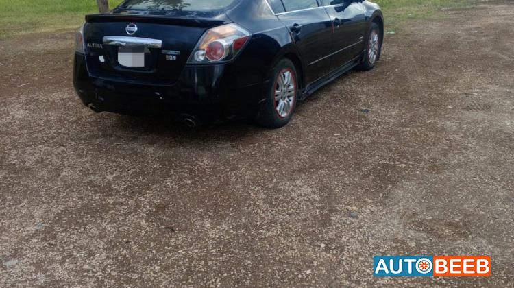 نيسان التيما 2010