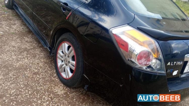 نيسان التيما 2010