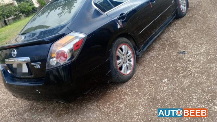 نيسان التيما 2010