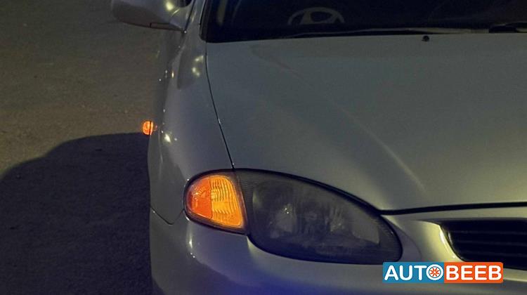 هيونداي افانتي 2000