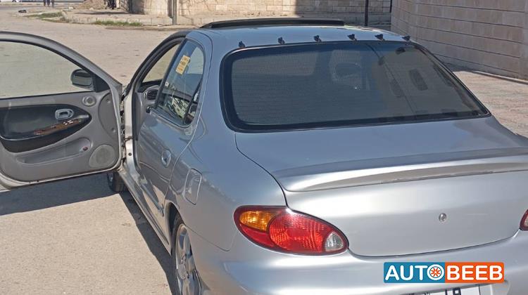 هيونداي افانتي 2000